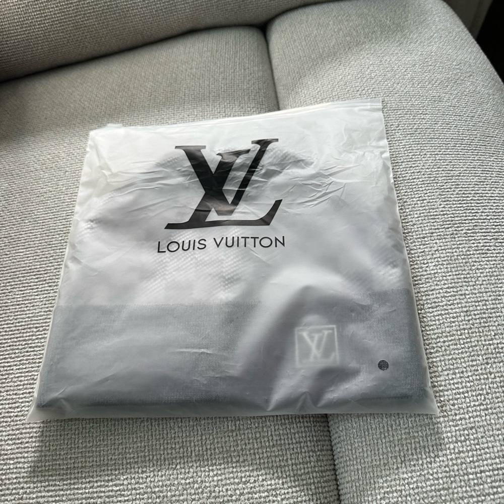 Louis Vuitton Beanie - Picture 4 of 4